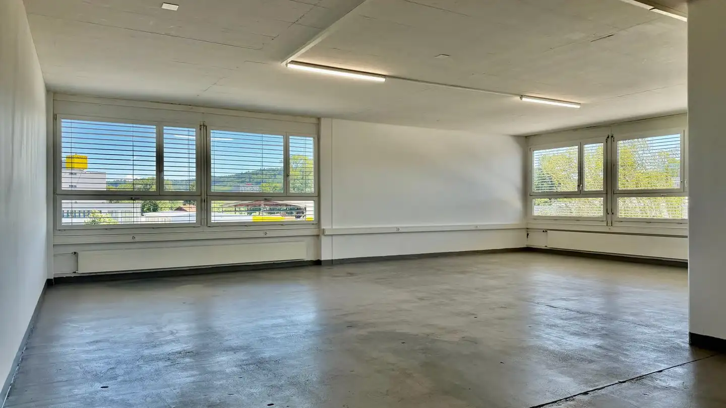 Commercial à louer - Seebergstrasse 1, 8103 Unterengstringen