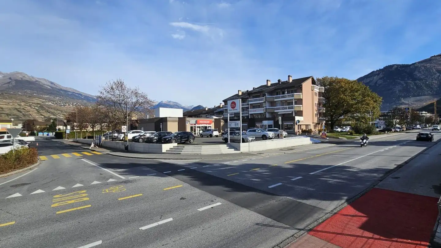 Place de parking souterraine à louer - Route Du Manège 2, 1950 Sion