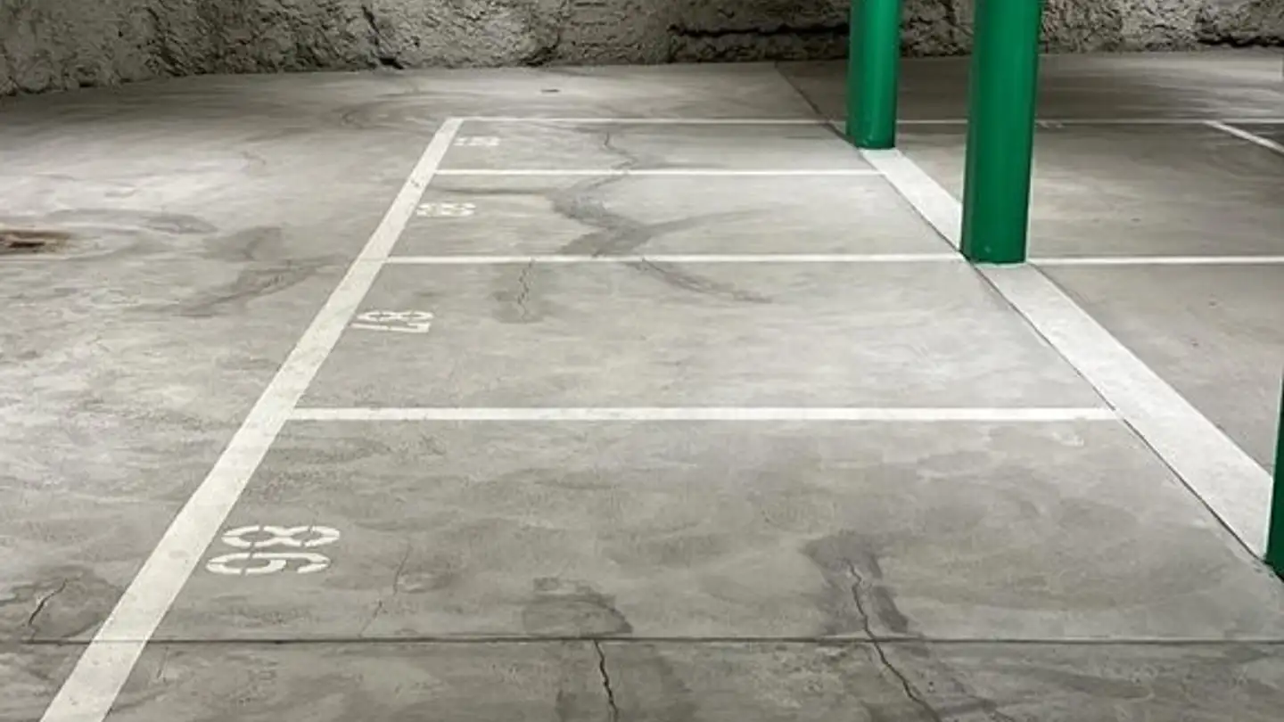 Parcheggio sotterraneo in affitto - Via Geretta 16, 6900 Paradiso