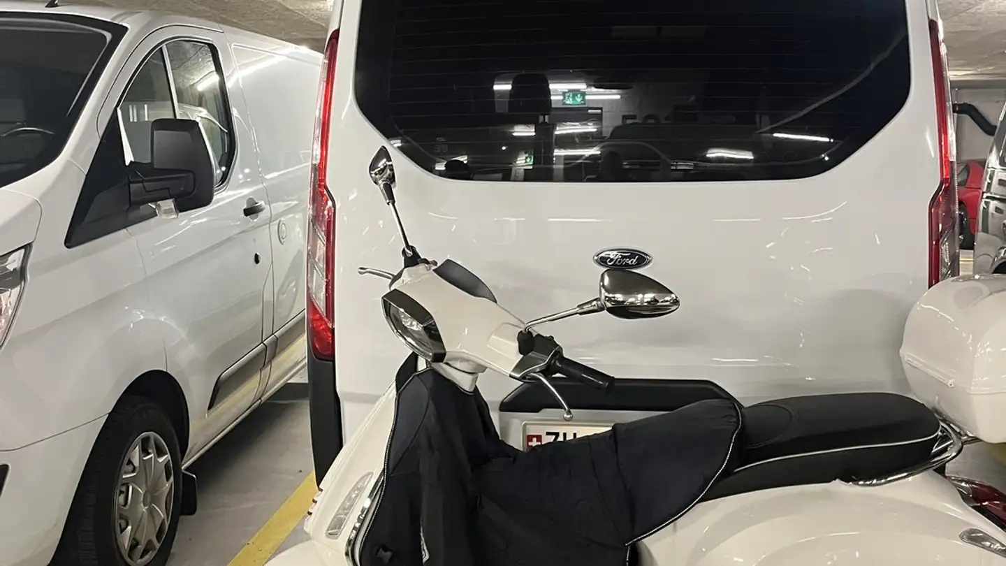 Place de parking extérieure à louer - Limmattalstrasse 318, 8049 Zürich