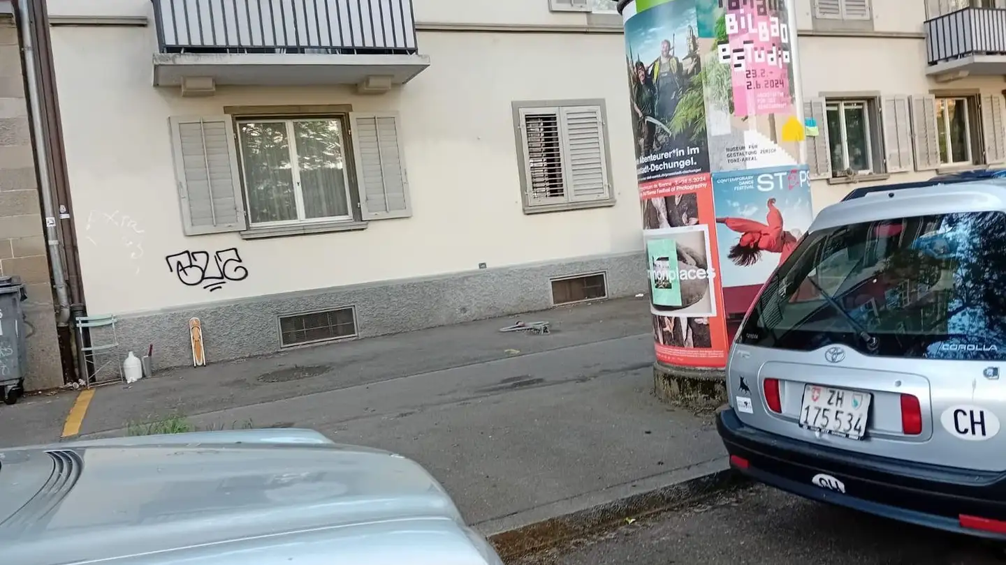 Parkplatz im Freien mieten - Röntgenstrasse 87, 8005 Zürich