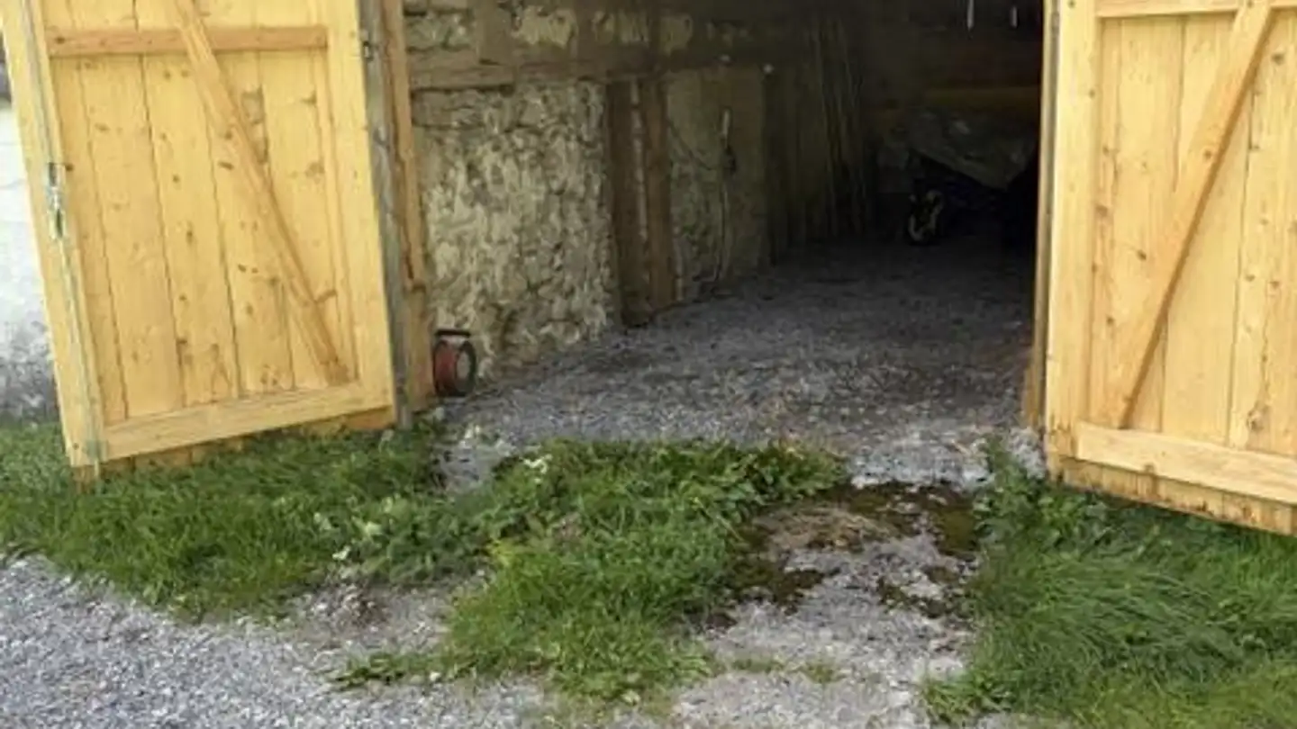 Place de parking couverte à louer - Unterer Obstock 2, 8753 Mollis - Photo 2