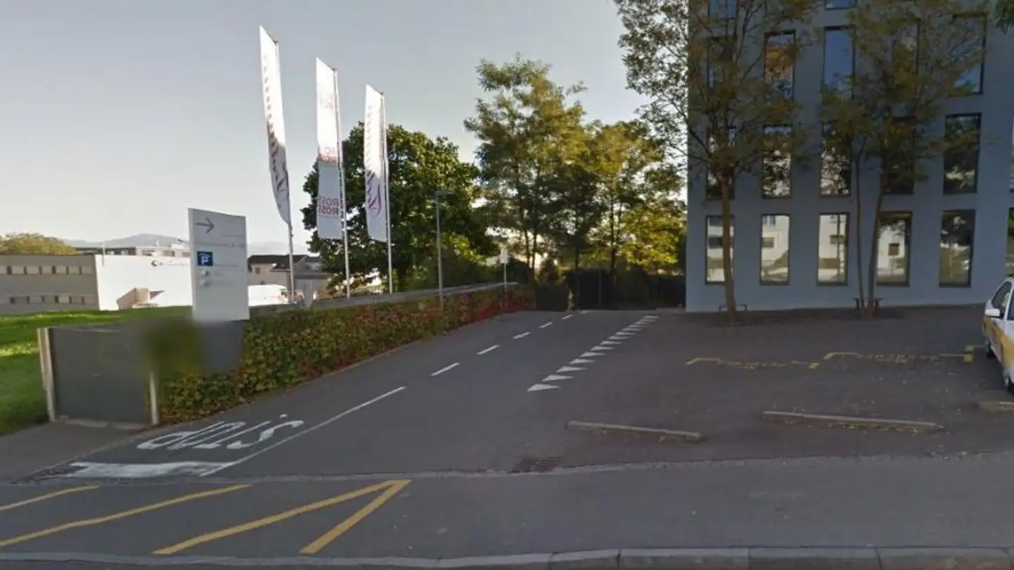 Tiefgaragenstellplatz mieten - Huobstrasse, 8808 Pfäffikon SZ