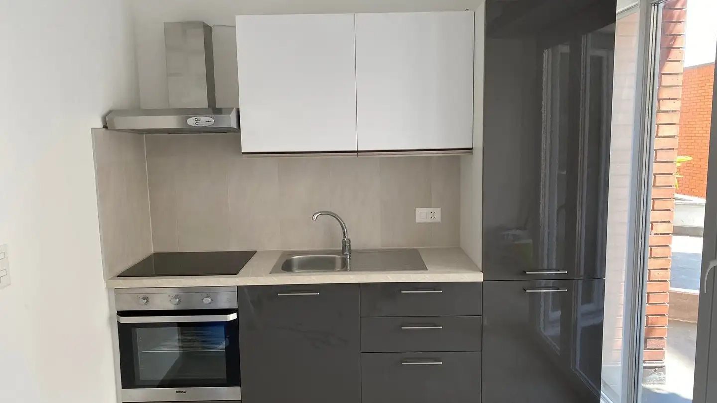 Apartment for rent - Via Franco Zorzi 31, 6900 Paradiso - Photo 3