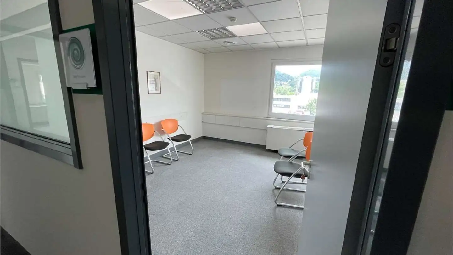 Office space for rent - Via Cantonale, 6928 Manno - Photo 2