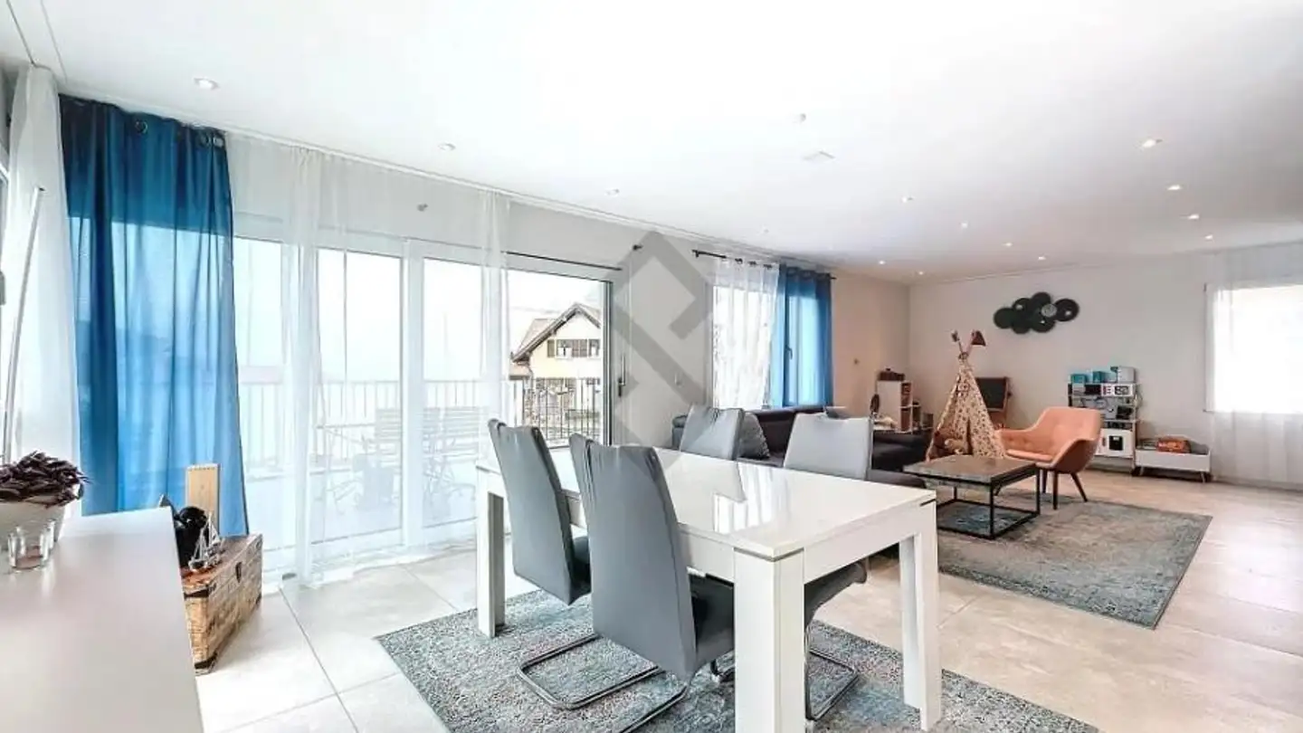 Single house for sale - 1670 Ursy