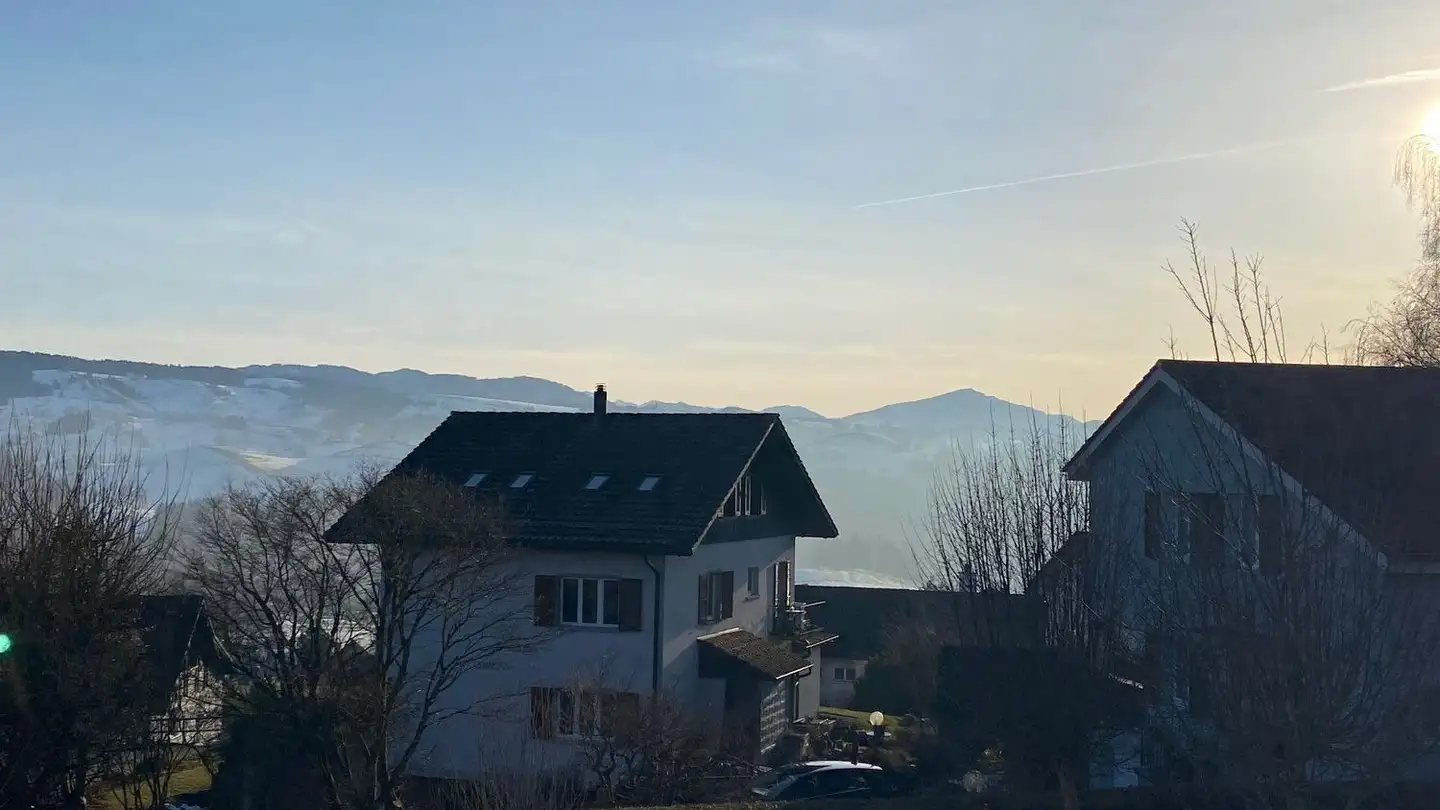 Appartement à louer - Feldstrasse 2, 8816 Hirzel