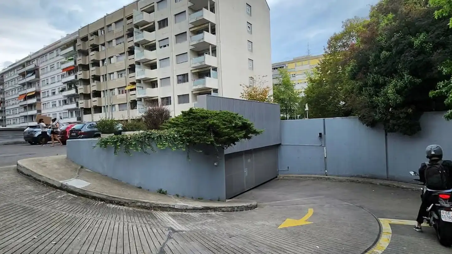 Place de parking souterraine à louer - Avenue Ernest- Pictet 16, 1203 Genève
