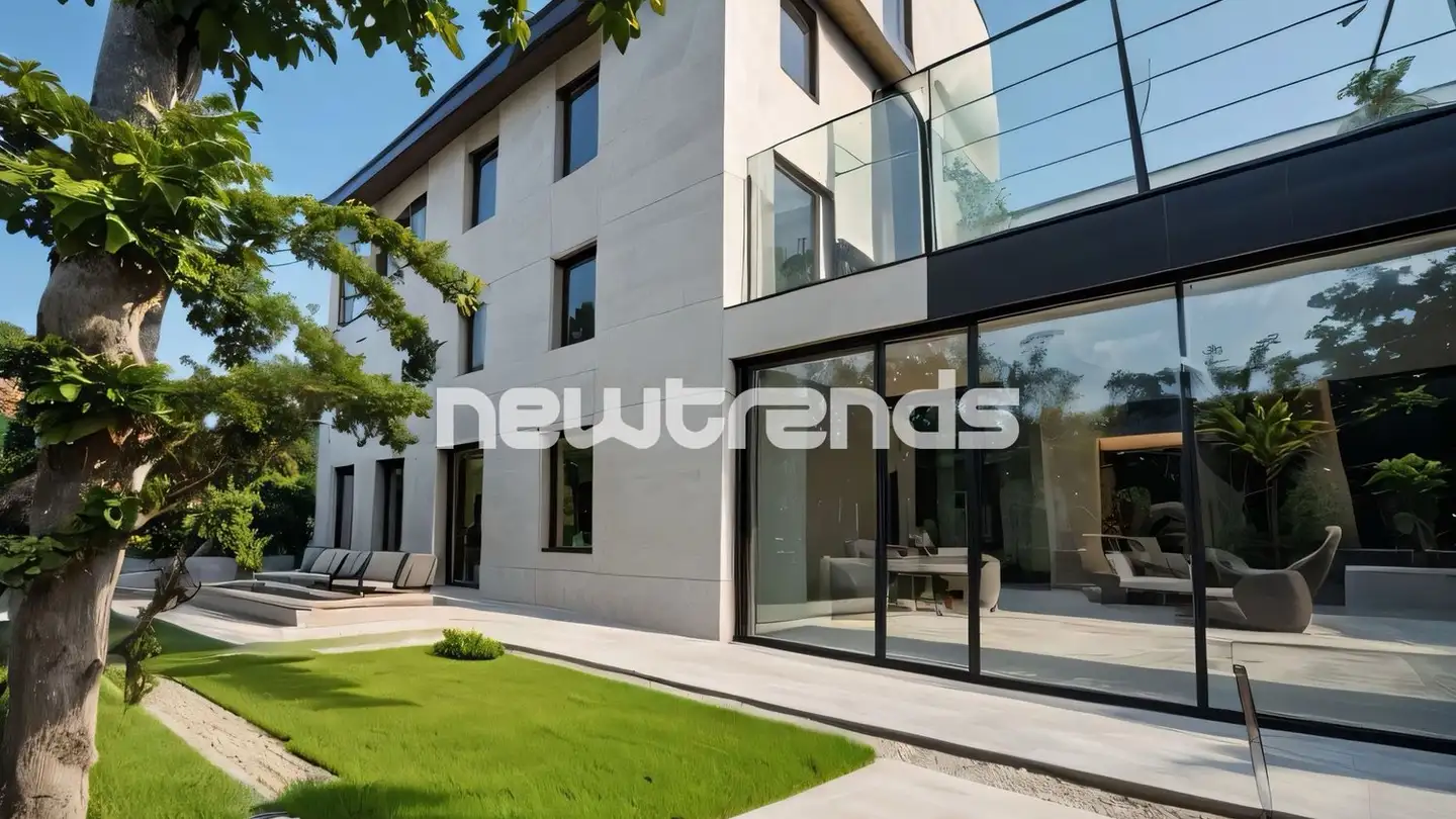 Mixed-use building for sale - 6830 Chiasso