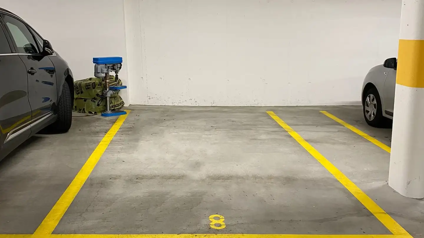 Tiefgaragenstellplatz kaufen - Kirchgasse 4, 5034 Suhr - Foto 2