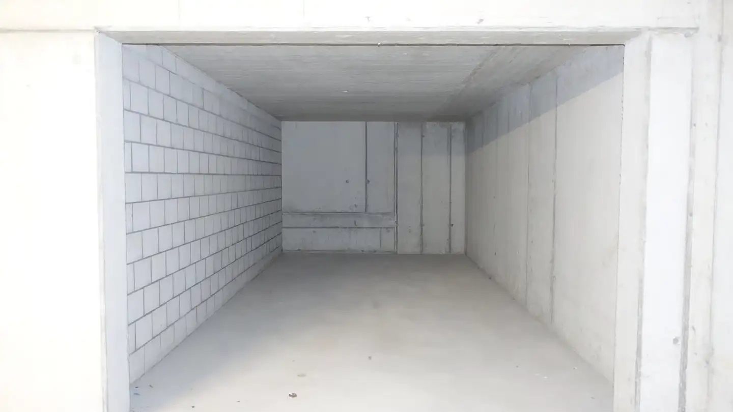Underground parking space for rent - Schönenwerderstrasse, 5036 Oberentfelden