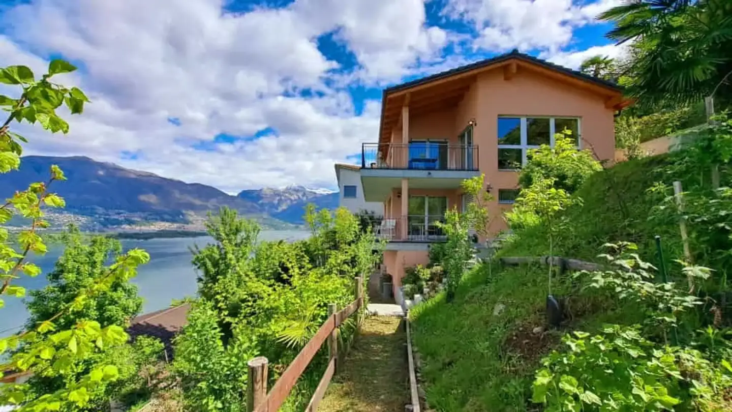 Casa singola in vendita - Via Cheventino 13, 6576 Gerra (Gambarogno)