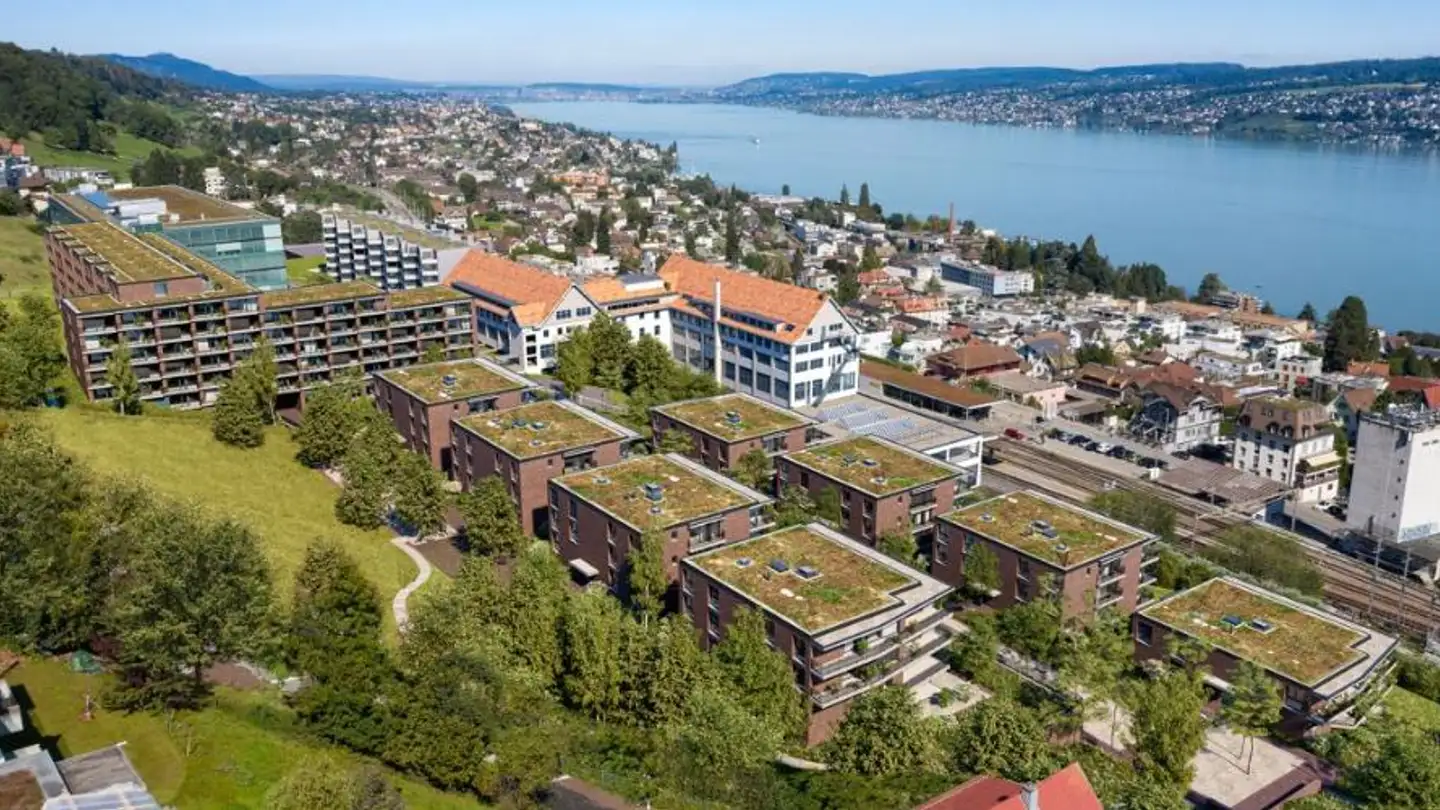 Indoor motorbike parking space for rent - 8810 Horgen