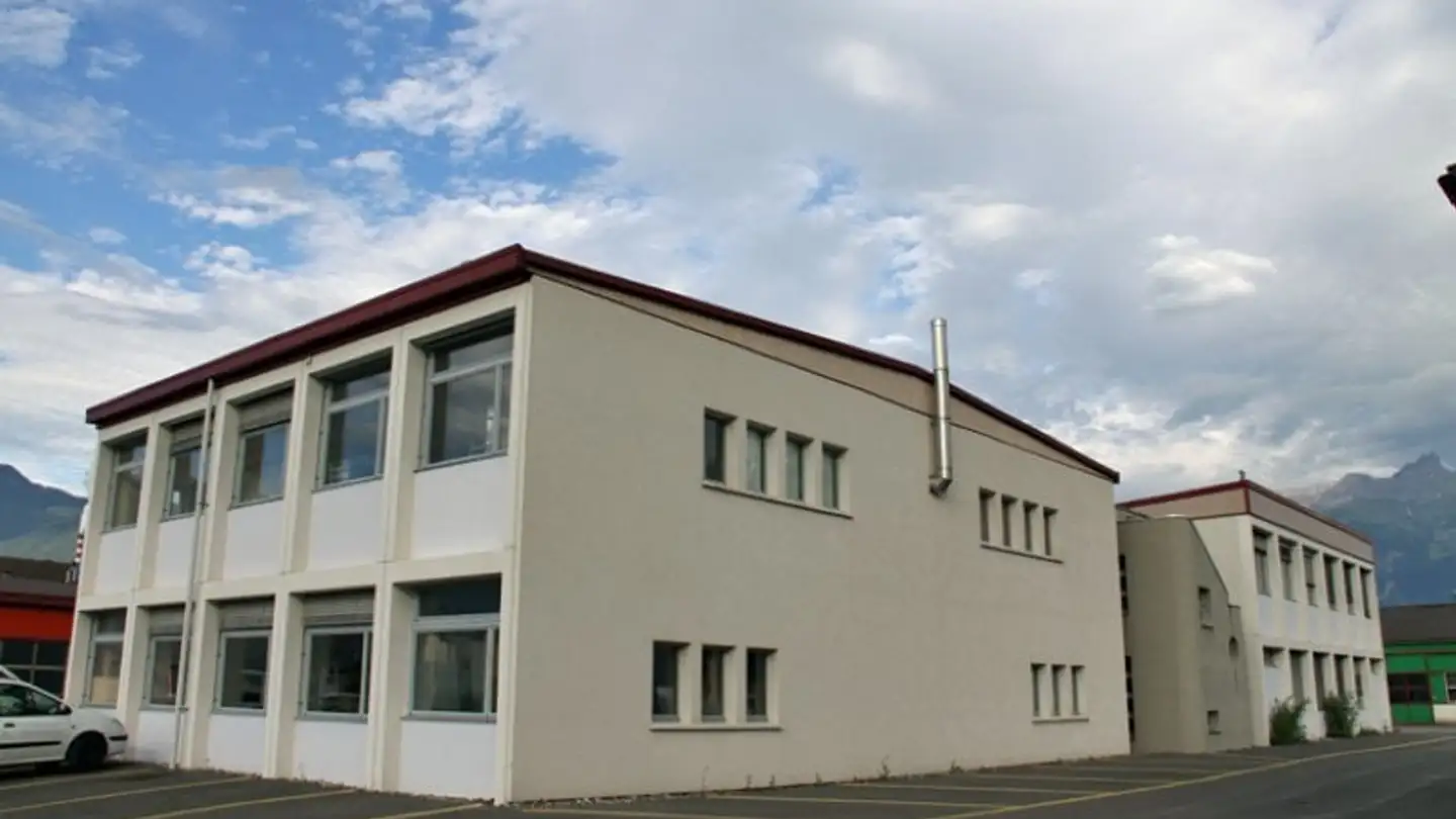 Shop for rent - Zone Industrielle Bovéry 52, 1868 Collombey