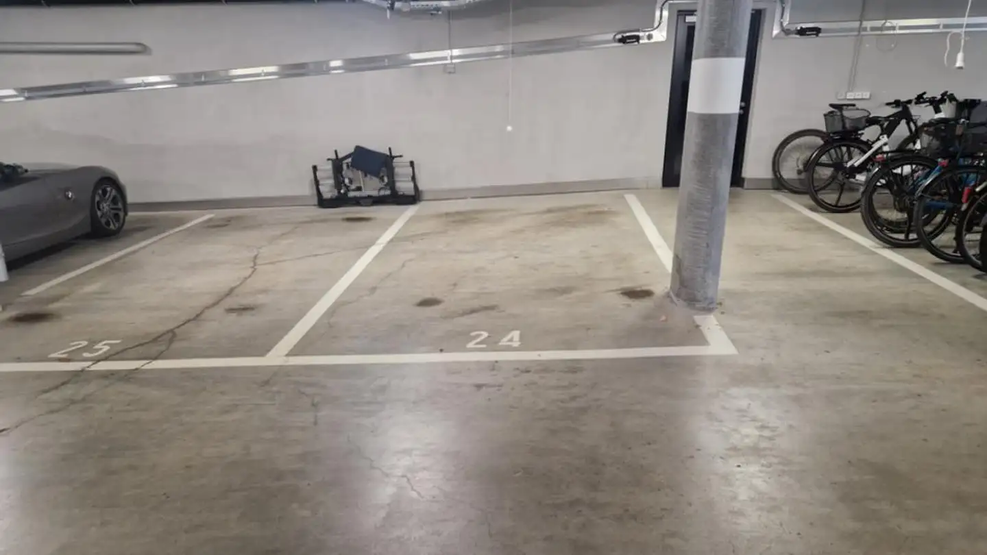 Place de parking souterraine à louer - Martinshöhe 2a, 6204 Sempach