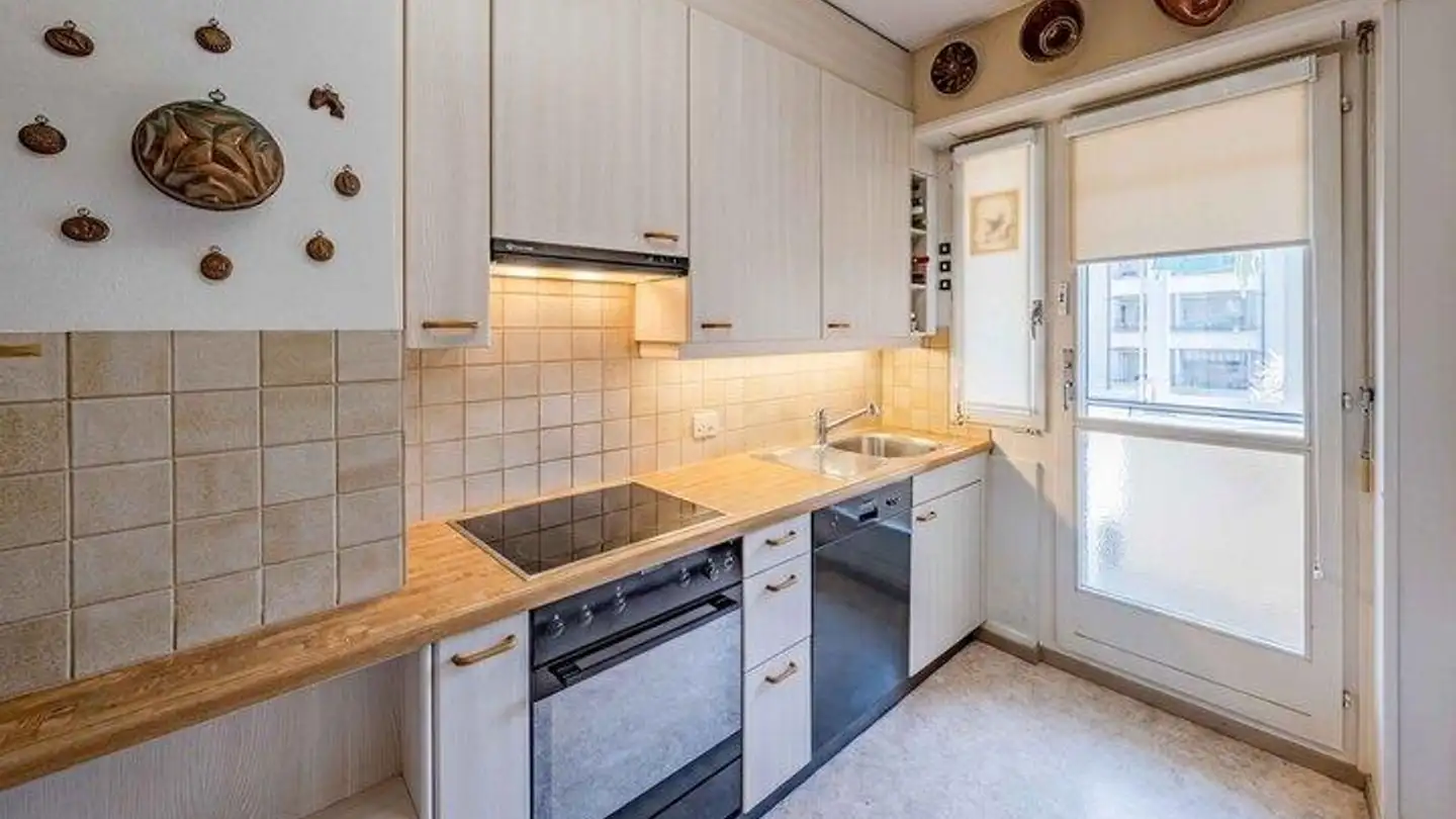Residential building for sale - 4058 Basel - Photo 4