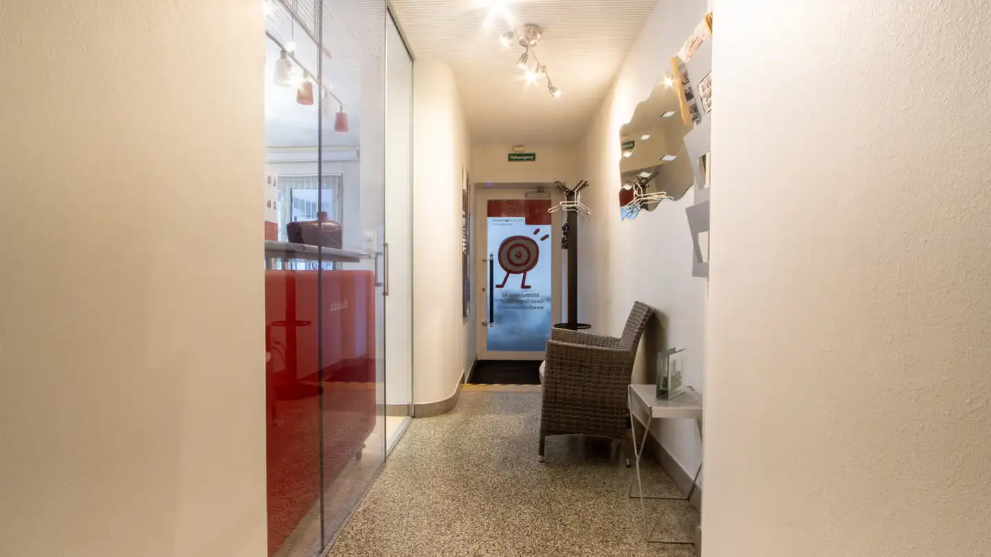 Gewerbe mieten - Rue Johann-Verresius / Johann-Verresius-Strasse 13, 2502 Biel/Bienne - Foto 2
