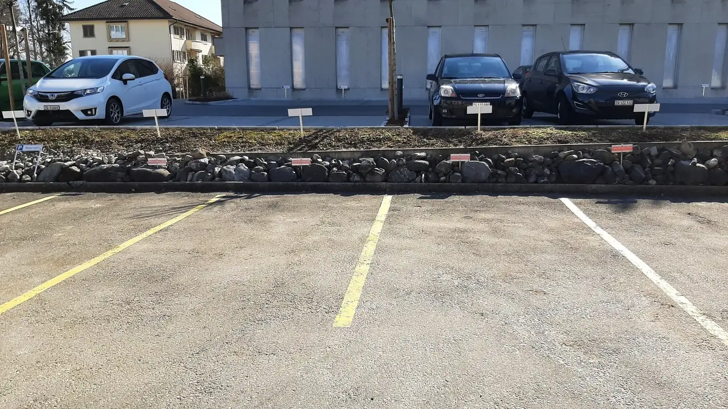 Parkplatz im Freien mieten - Kirchstrasse 25b, 8580 Amriswil