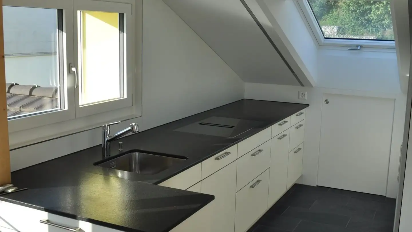 Attic flat for rent - Sonnenbergstrasse 25, 5303 Würenlingen - Photo 2