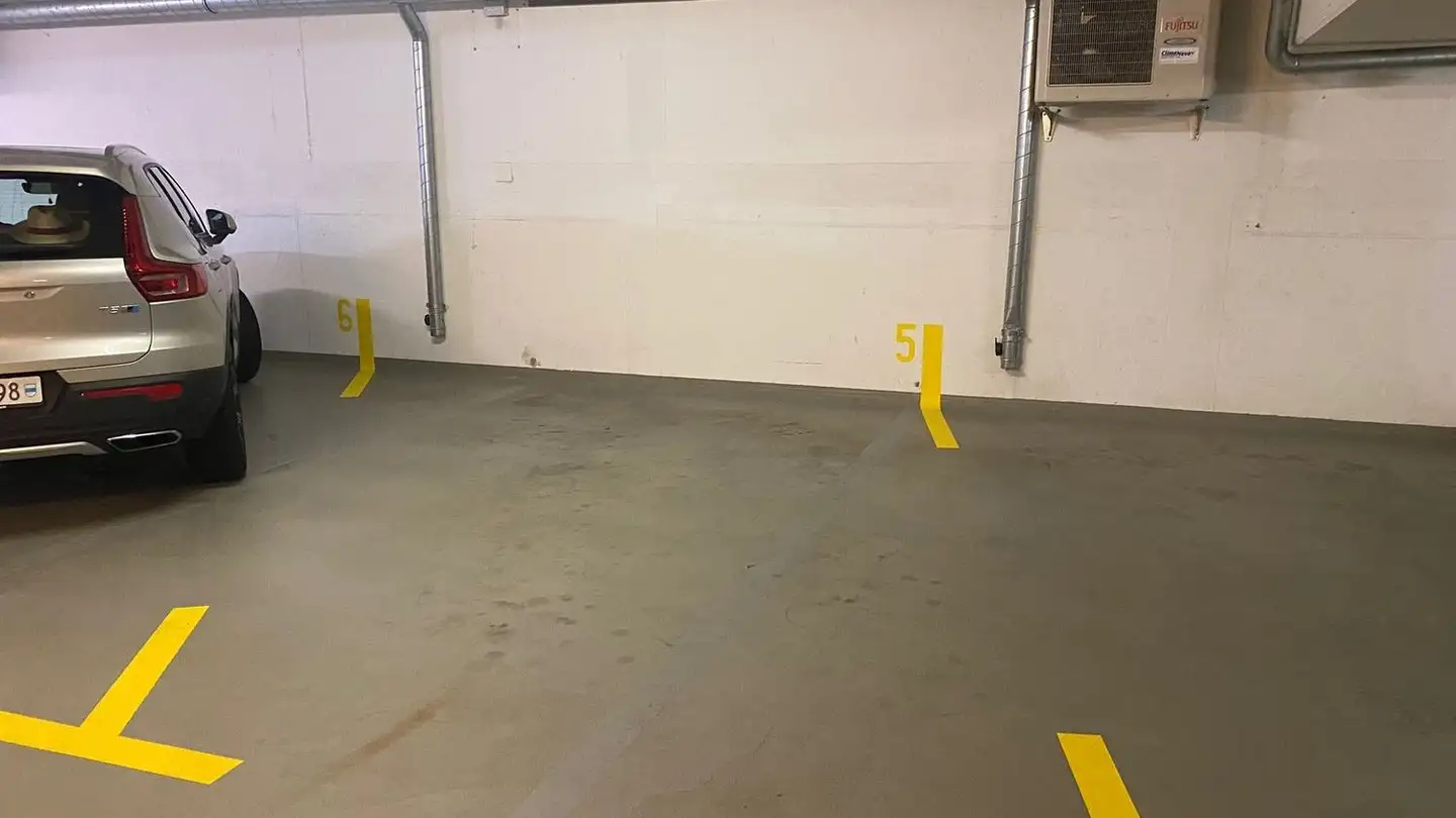 Underground parking space for rent - Rigistrasse 4, 6300 Zug