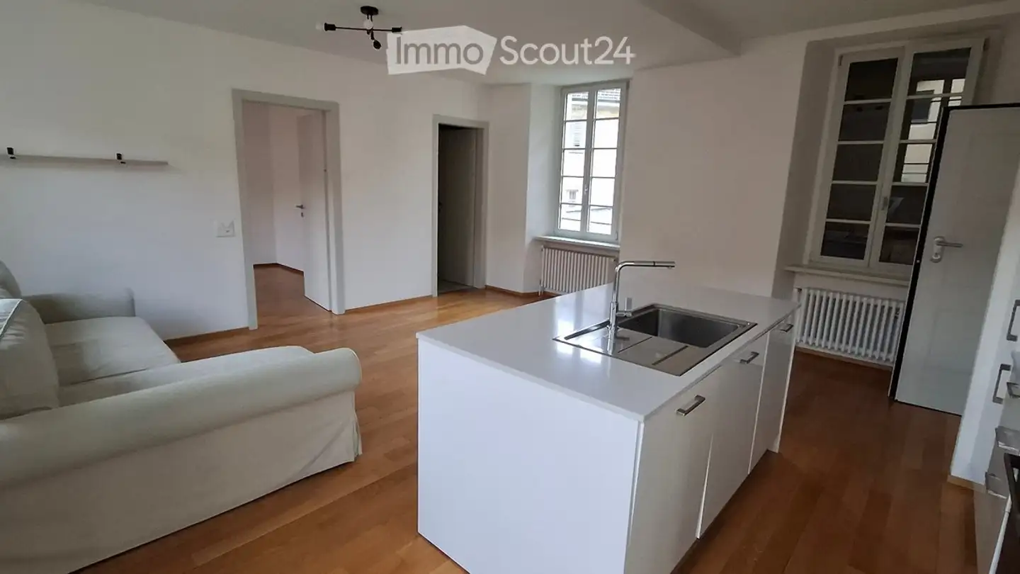 Apartment for rent - 6939 Arosio