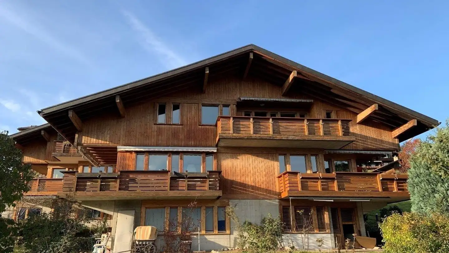 Dachgeschosswohnung mieten - Panoramaweg 4, 3655 Sigriswil