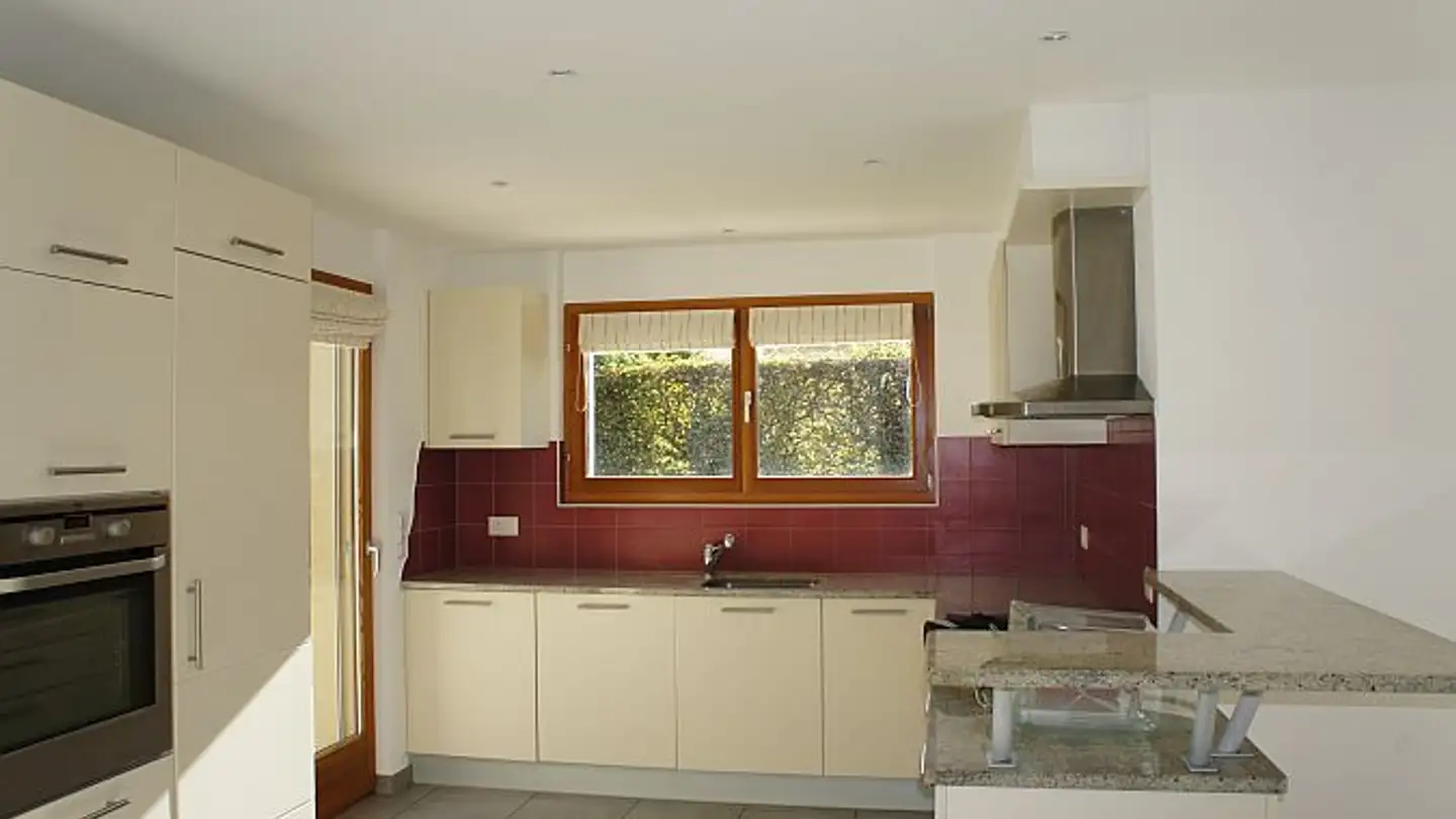 Villa for rent - 1286 Soral - Photo 4