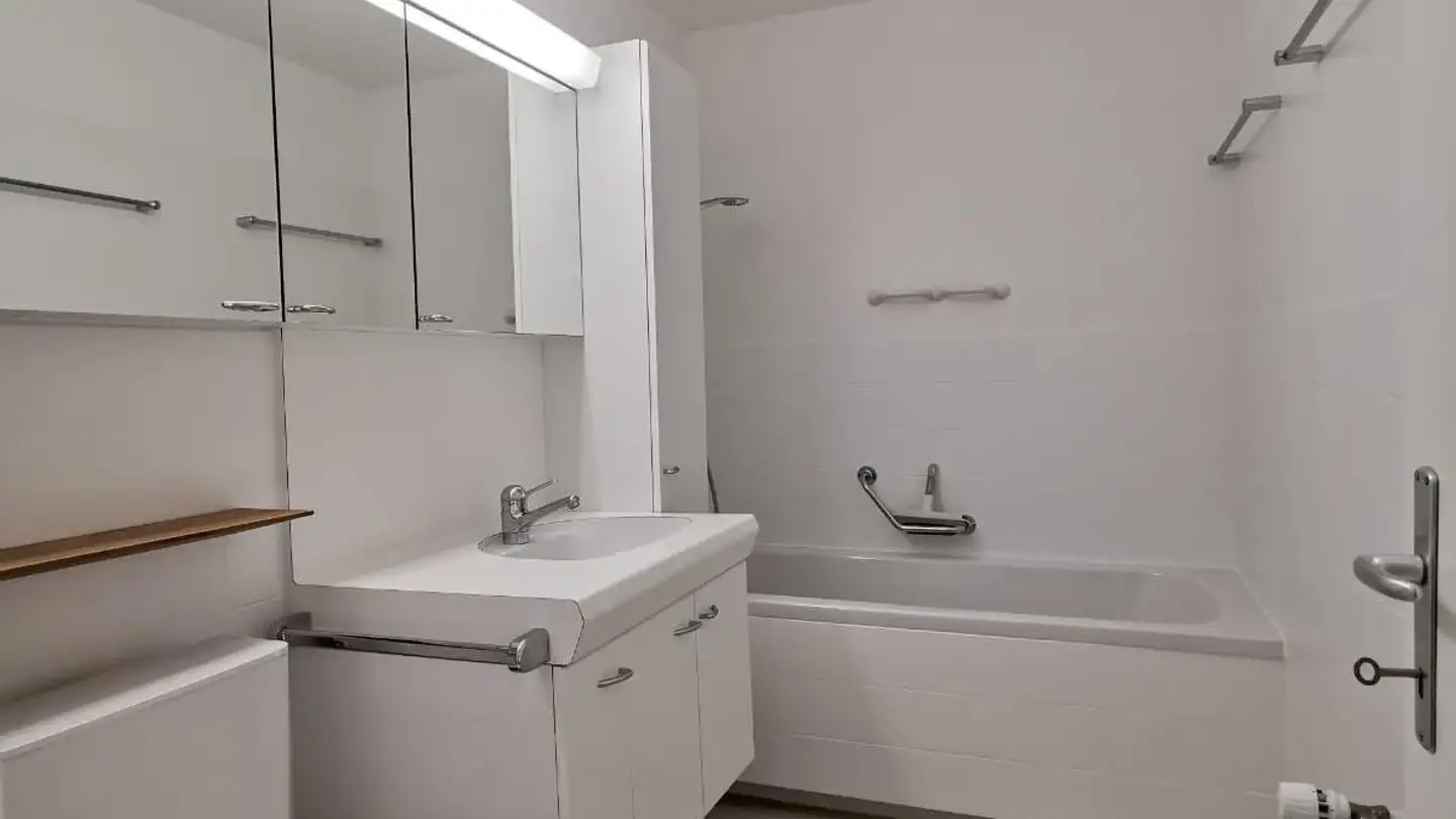 Attique à louer - Via Calundis 19a, 7013 Domat/Ems - Photo 4