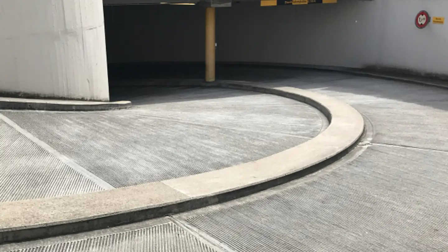 Tiefgaragenstellplatz mieten - Werdgässchen 19, 8004 Zürich