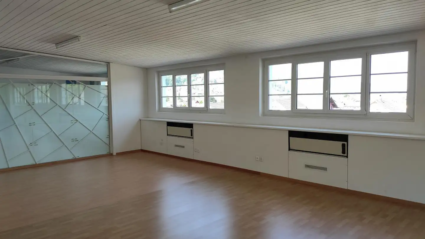 Gewerbe mieten - Zürcherstrasse 33a, 8854 Siebnen