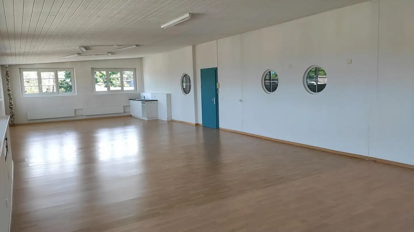 Commercial for rent - Zürcherstrasse 33a, 8854 Siebnen - Photo 2