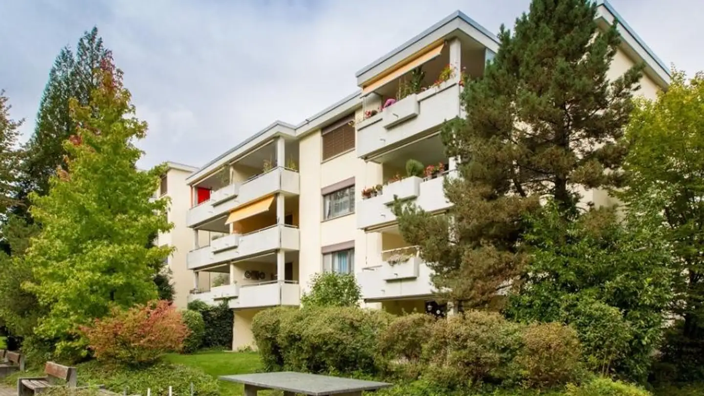 Outdoor motorbike parking space for rent - Badenerstrasse 99, 8952 Schlieren