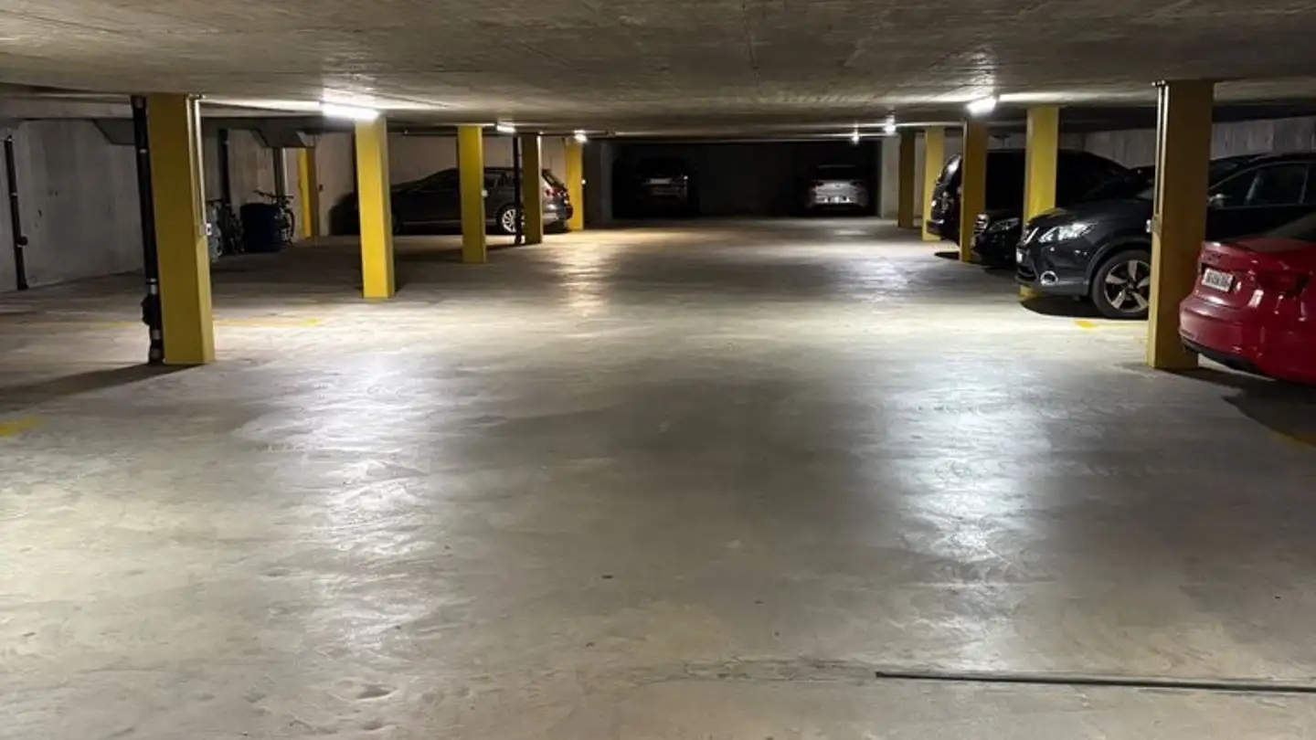 Überdachter Motorradparkplatz mieten - Parkweg 10, 5610 Wohlen AG