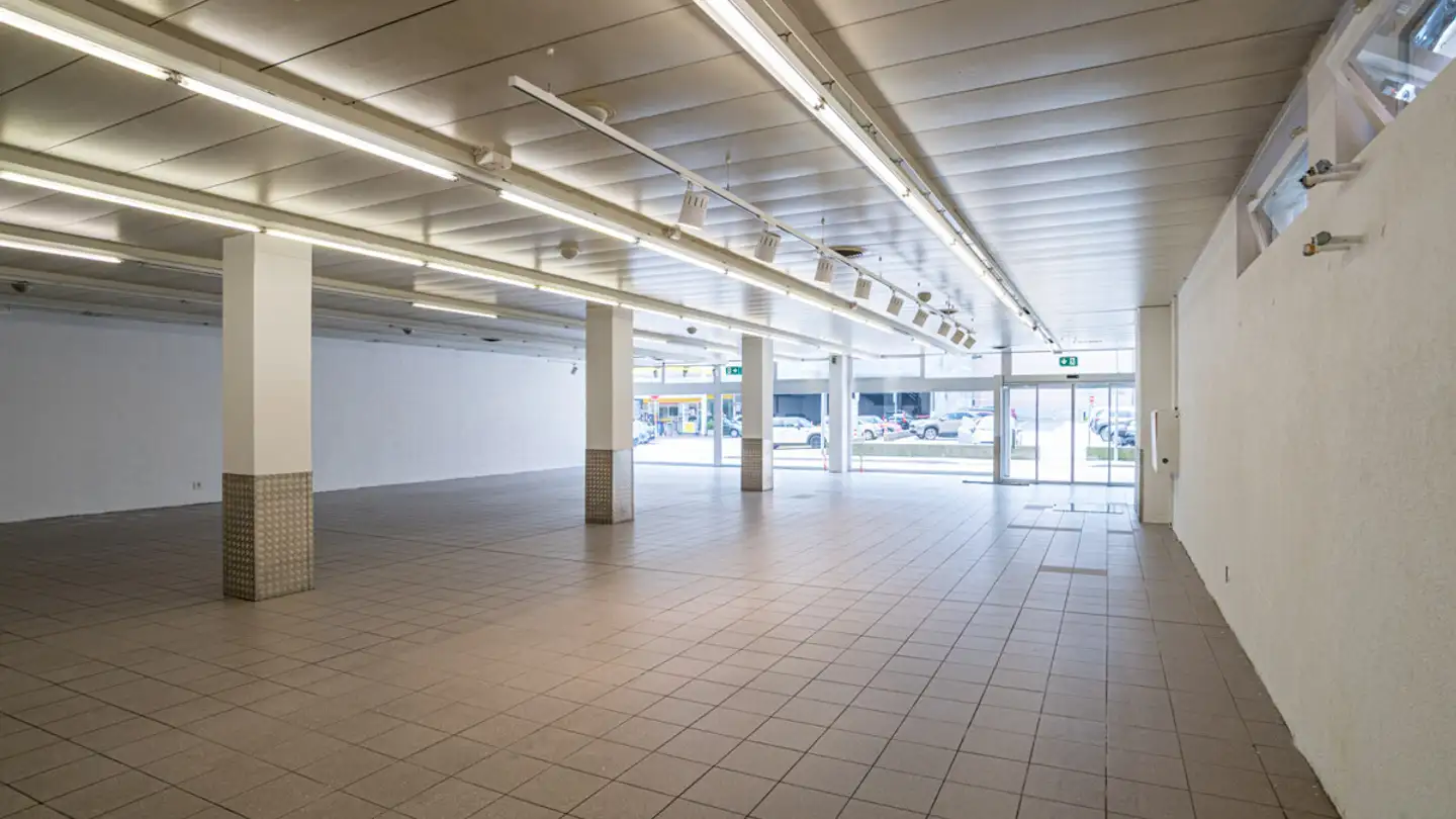 Magasin à louer - Via Emilio Bossi 22, 6830 Chiasso