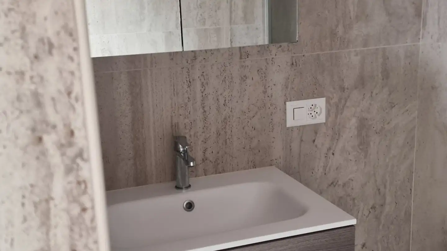 Appartement à louer - 6533 Lumino