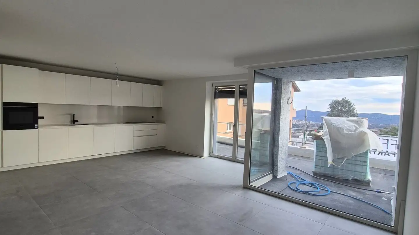 Apartment for rent - 6863 Besazio