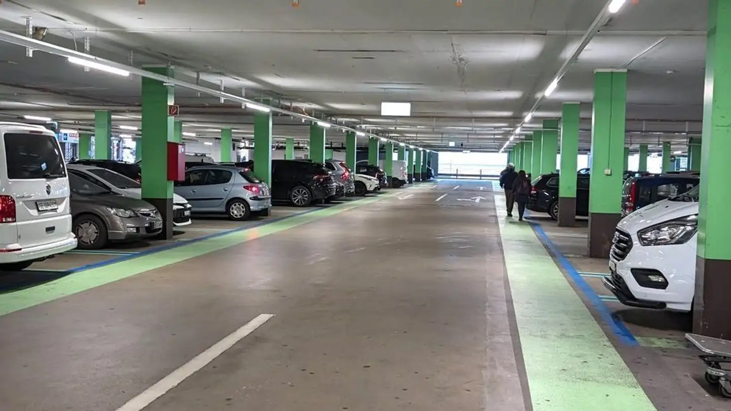 Covered parking space for rent - Route De Meyrin 171, 1214 Vernier