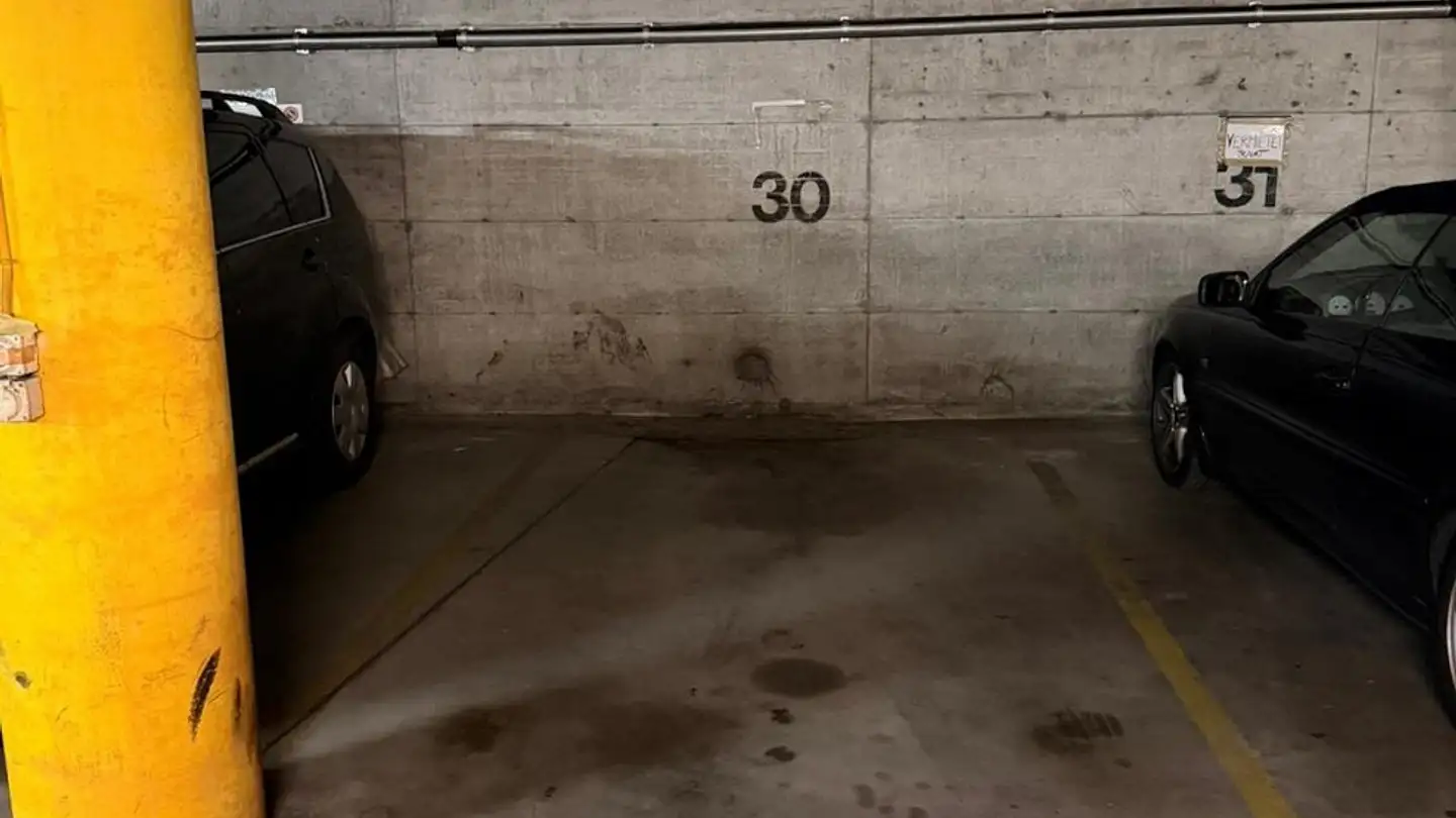 Tiefgaragenstellplatz mieten - Sägenstrasse 4, 7000 Chur