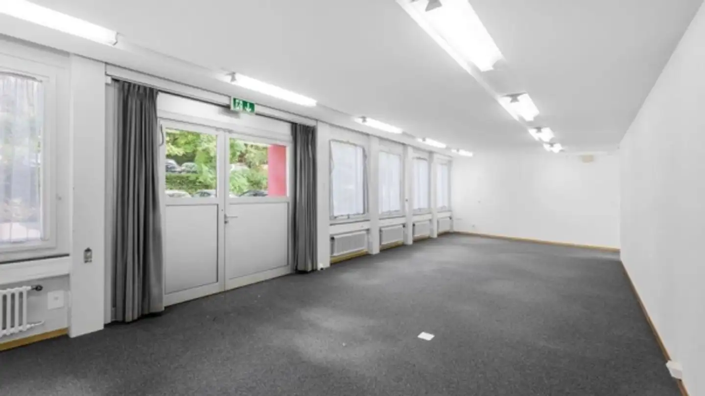 Commerciale in affitto - Rue Du Chasselas 1, 2034 Peseux