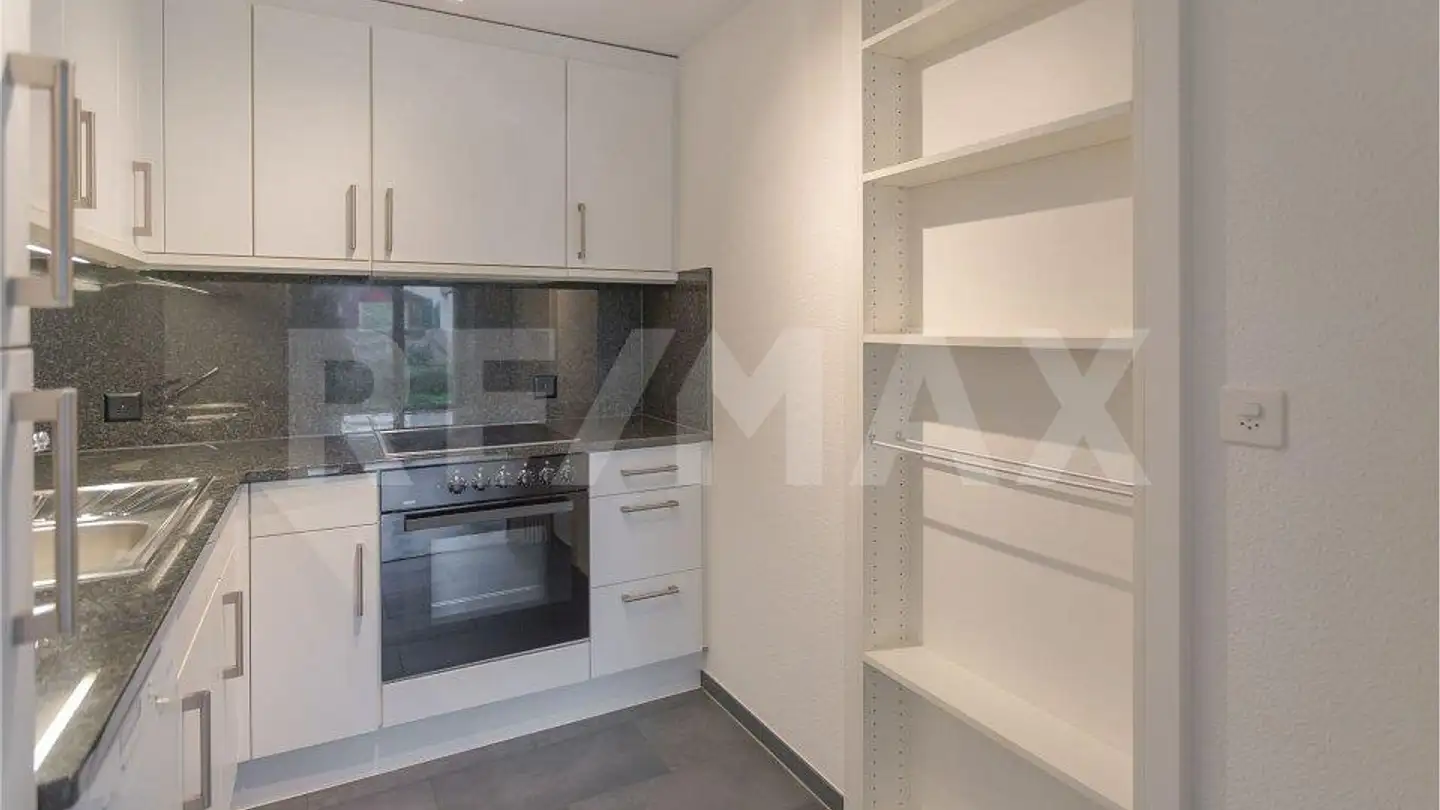 Apartment for sale - 6064 Kerns - Photo 2