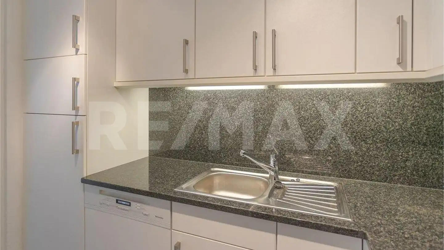Apartment for sale - 6064 Kerns - Photo 4