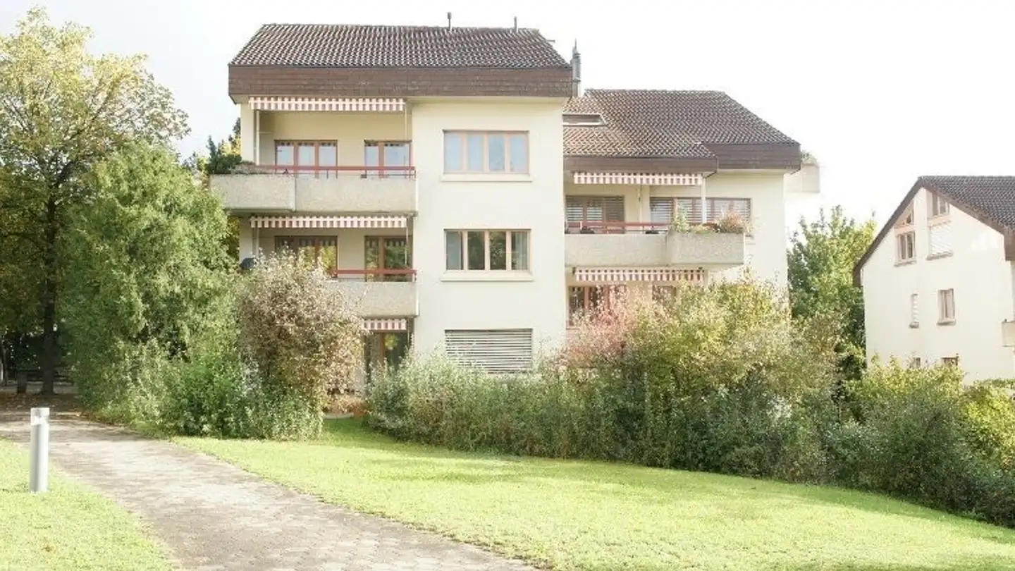 Indoor motorbike parking space for rent - Stallenmattstrasse 65, 4104 Oberwil BL