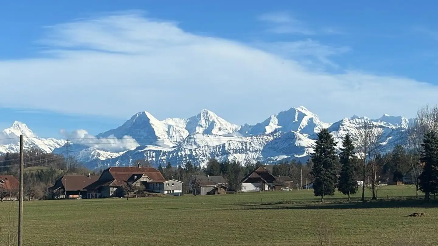 Einfamilienhaus mieten - Gmeisstrasse 18, 3665 Wattenwil - Foto 2