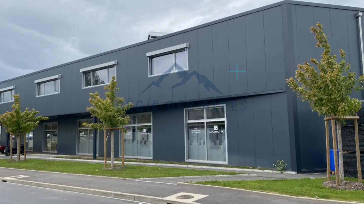 Commercial for sale - 1214 Vernier