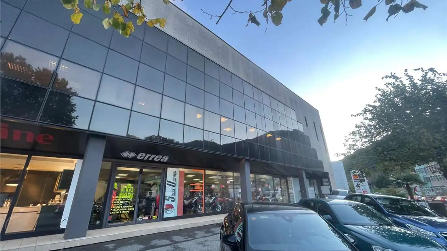 Shop for rent - 6928 Manno