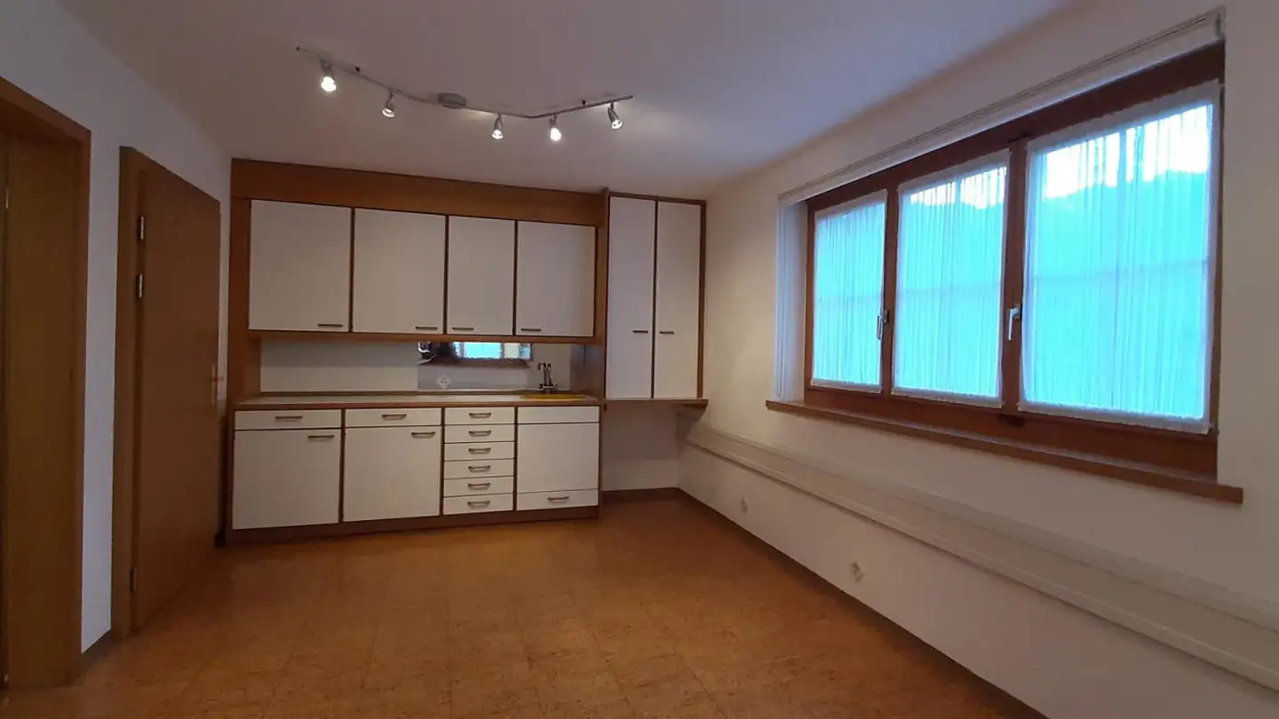 Studio medico in affitto - Hauptstrasse 100, 7233 Jenaz - Photo 3