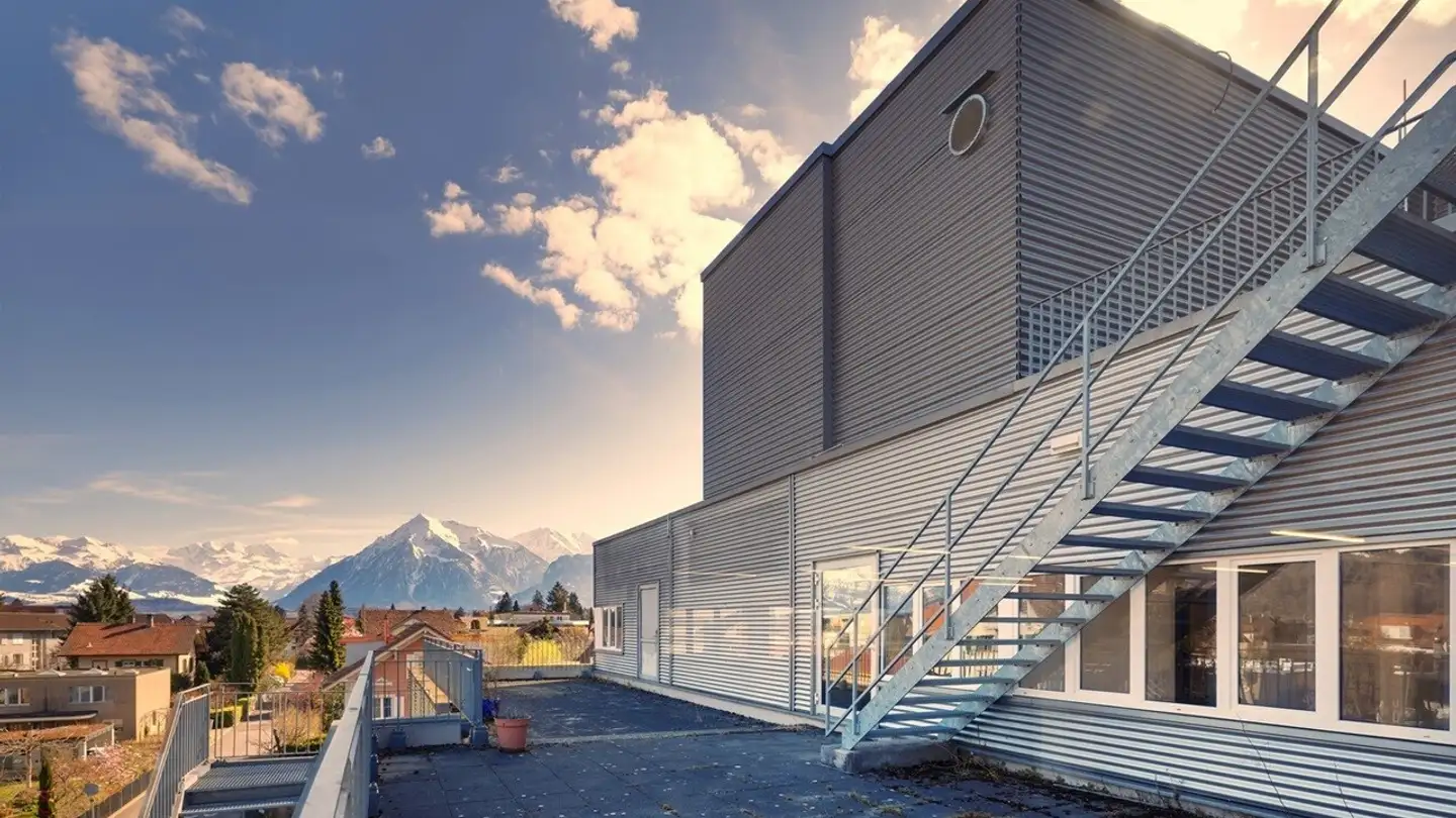 Commercial à louer - Mittlere Strasse, 3600 Thun