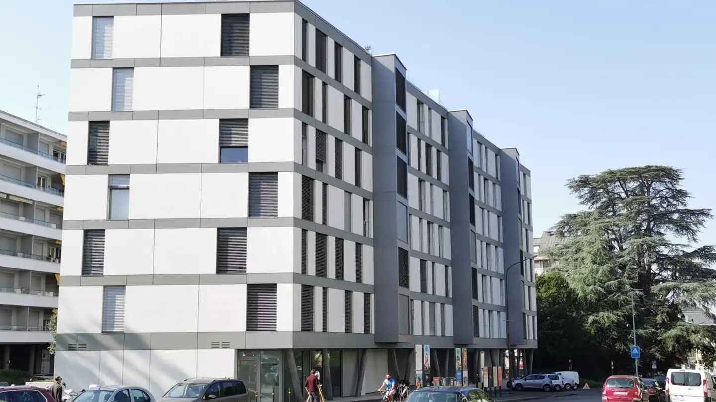 Parcheggio interno per moto in affitto - Route De Frontenex 60, 1207 Genève