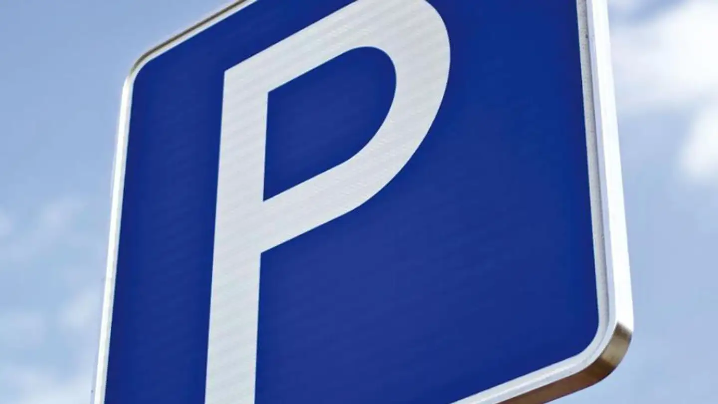 Place de parking souterraine à louer - Alte Poststrasse 1, 8172 Niederglatt ZH