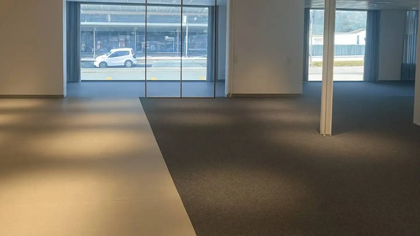 Mixed-use building for rent - Route Du Léman 33, 1907 Saxon